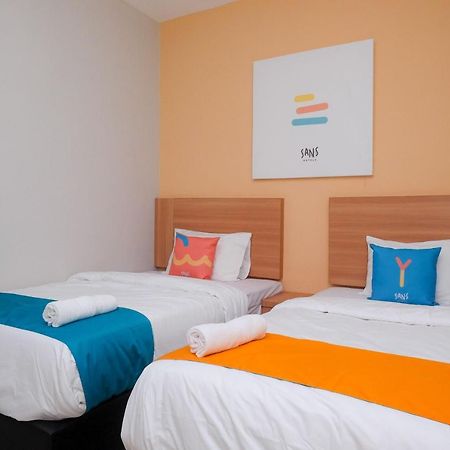 Sans Hotel Tiga Putri Semarang By Reddoorz Dış mekan fotoğraf