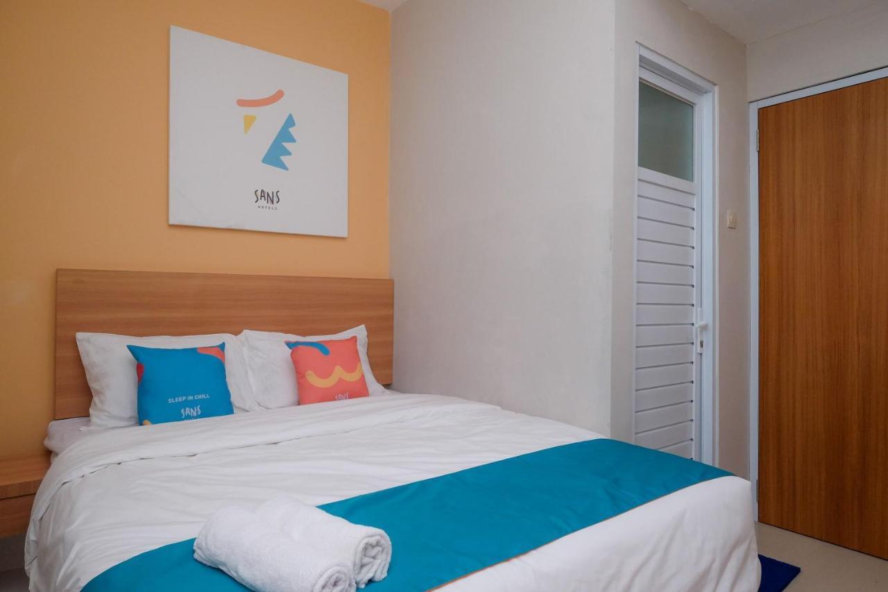 Sans Hotel Tiga Putri Semarang By Reddoorz Dış mekan fotoğraf