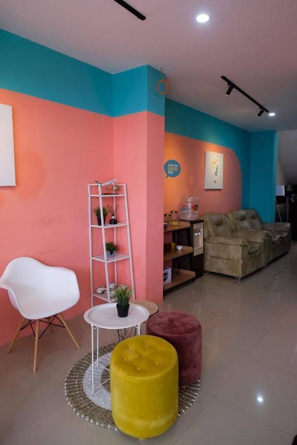 Sans Hotel Tiga Putri Semarang By Reddoorz Dış mekan fotoğraf