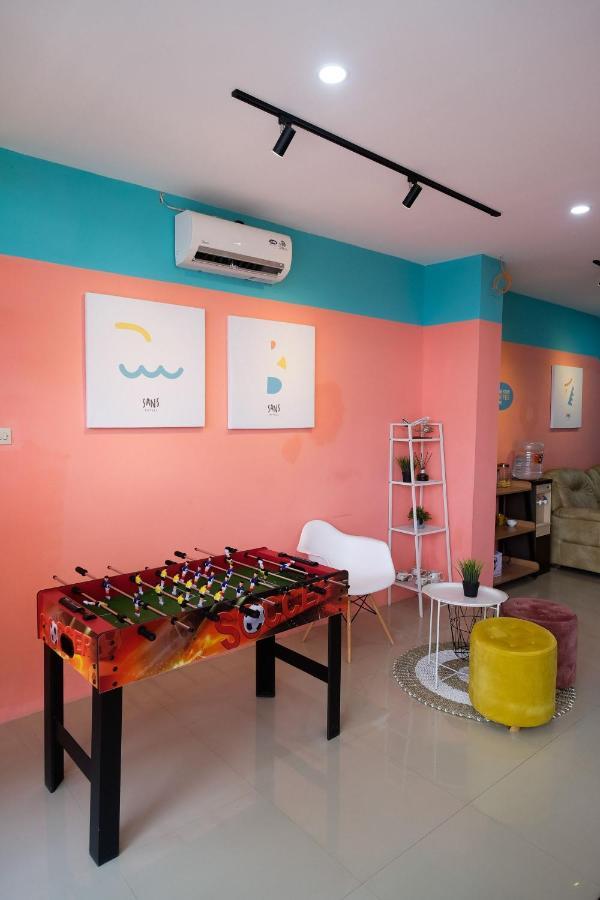 Sans Hotel Tiga Putri Semarang By Reddoorz Dış mekan fotoğraf